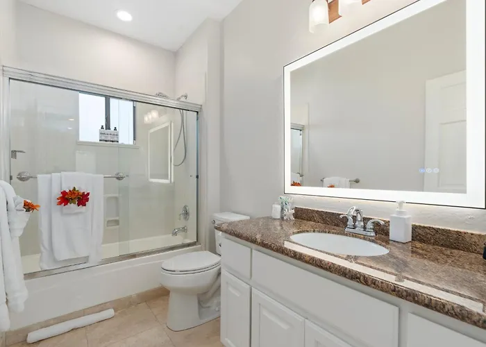 Primrose Palace Fountain Park Pool Hot Tub Holiday home *