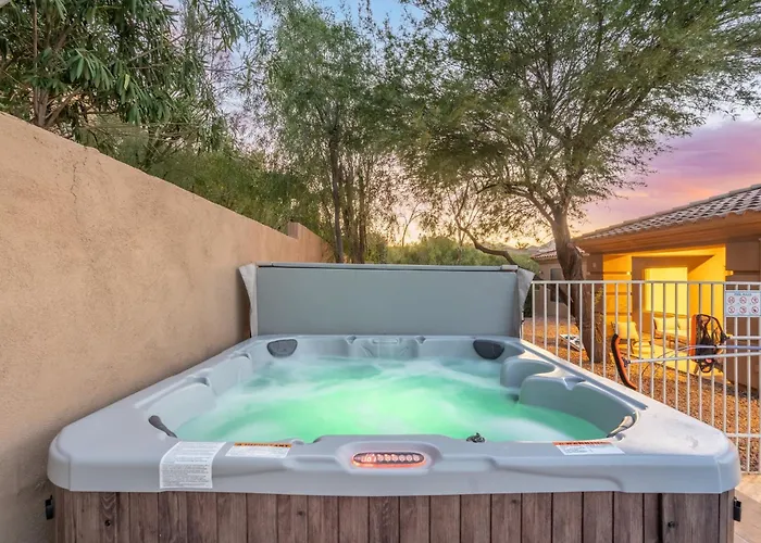 Primrose Palace Fountain Park Pool Hot Tub Holiday home *